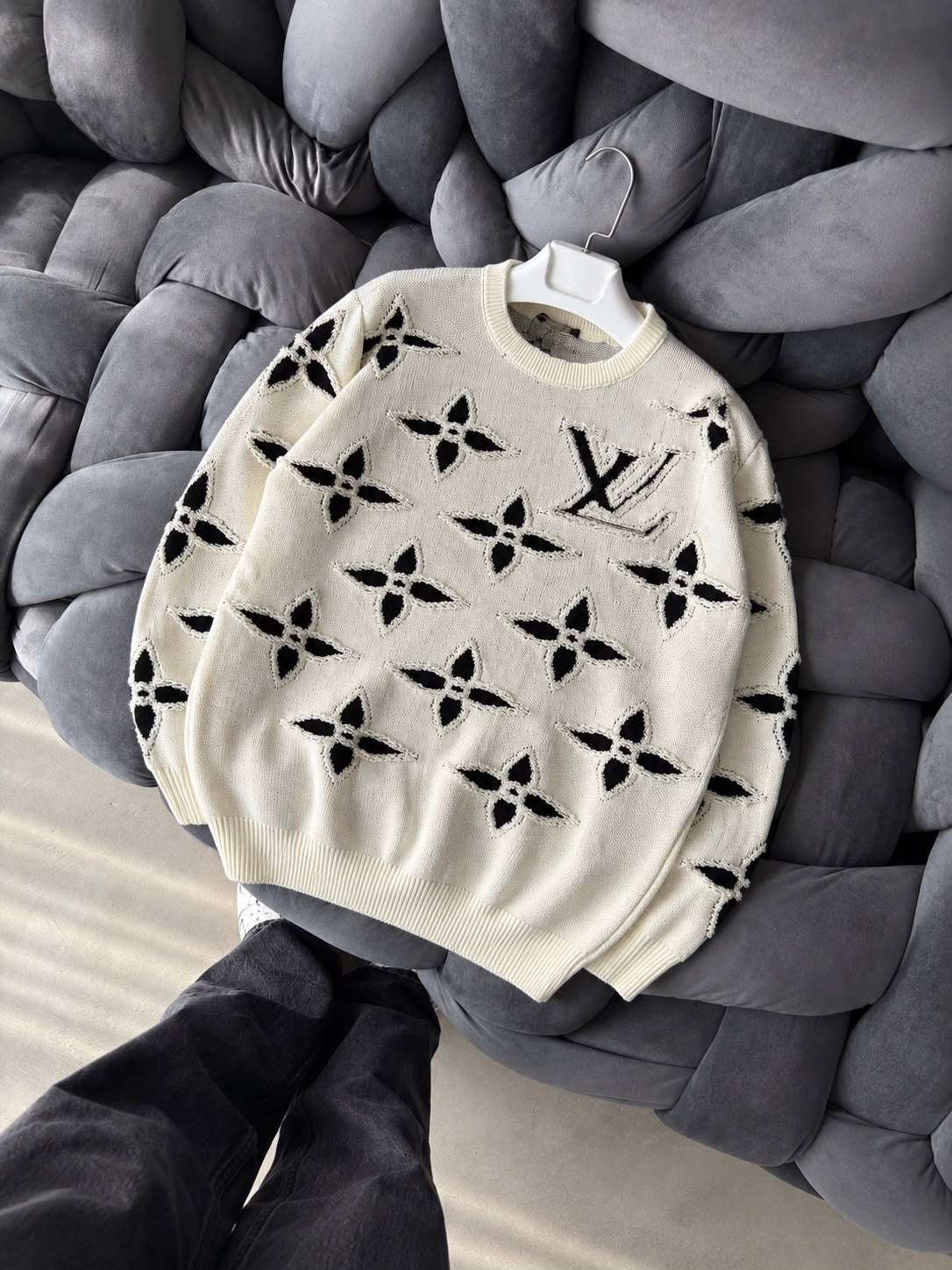 LV Erkek Jakarlı Monogram Desenli Triko Kazak