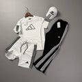 Beyaz Üst Beyaz Şort Ve Eşofmanlı Adidas Takım