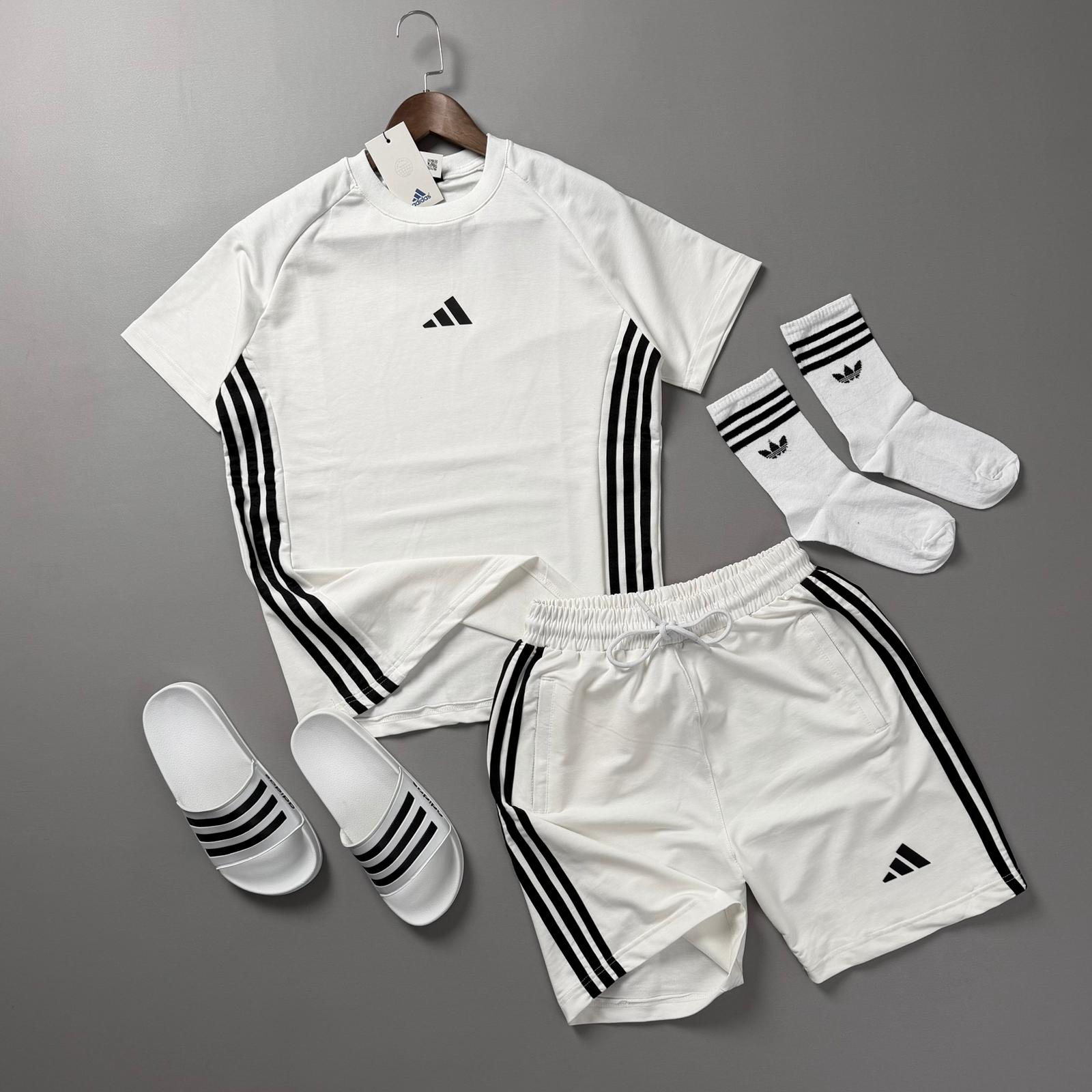 Yeni Sezon Çoraplı Beyaz Adidas Kombin