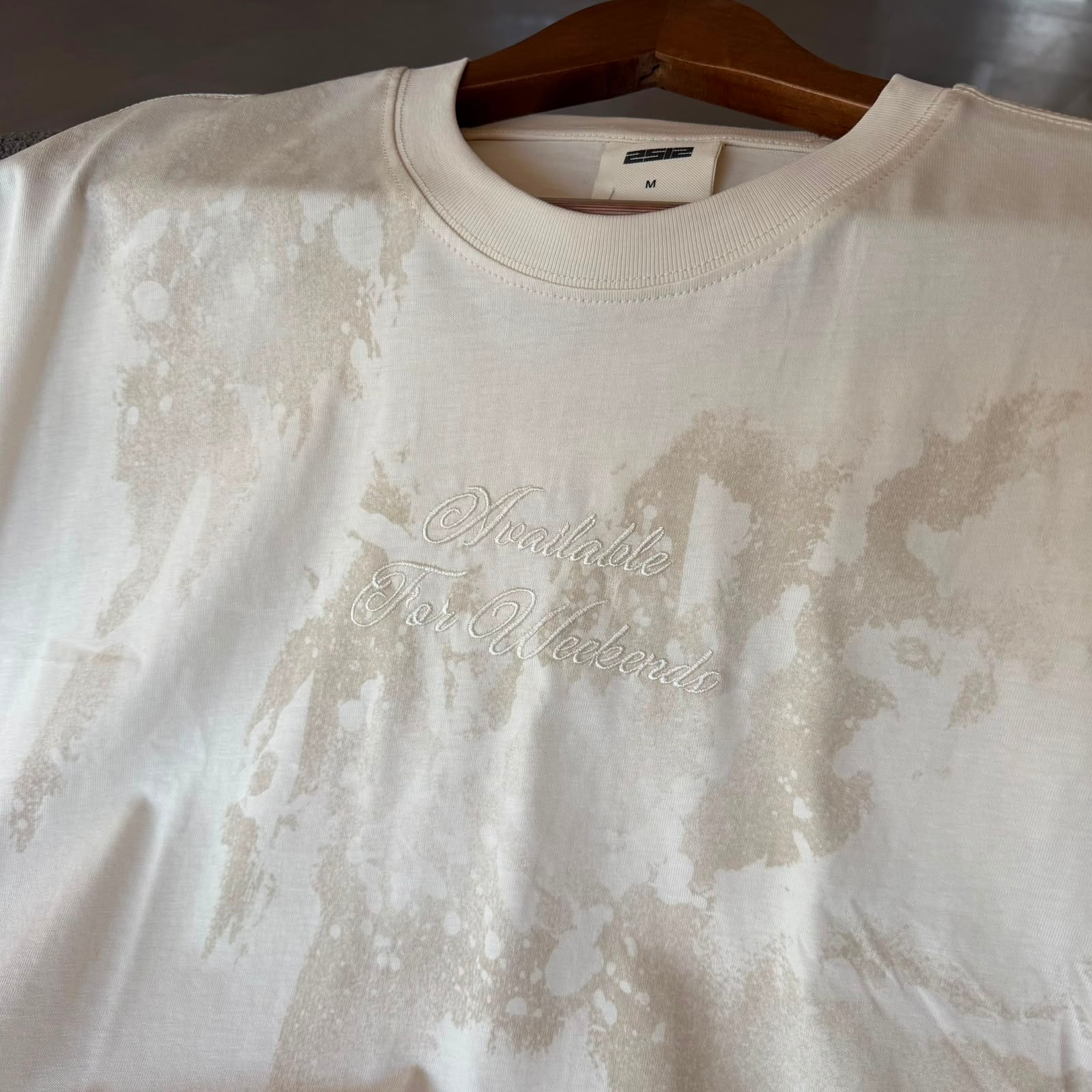 Oversize Kabartma Baskılı Bej Tshirt