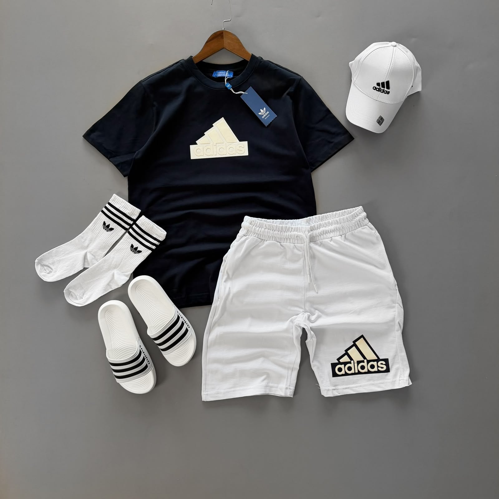Büyük Baskılı Adidas Takım