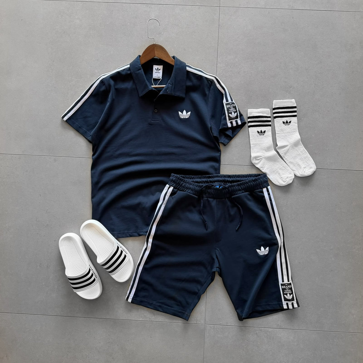 Adidas Nakışlı Alt Üst Terlikli Takım