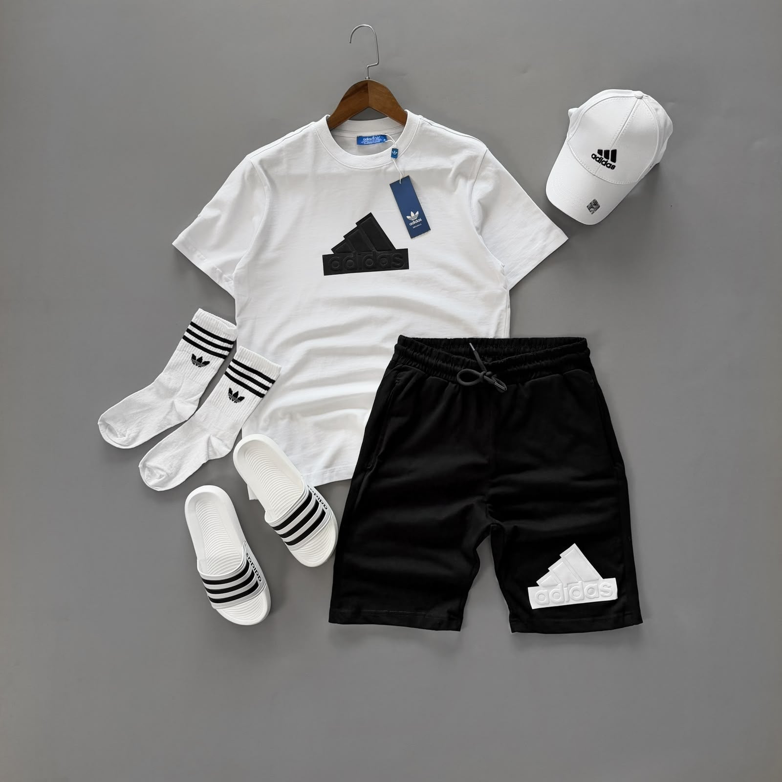 Büyük Baskılı Adidas Takım
