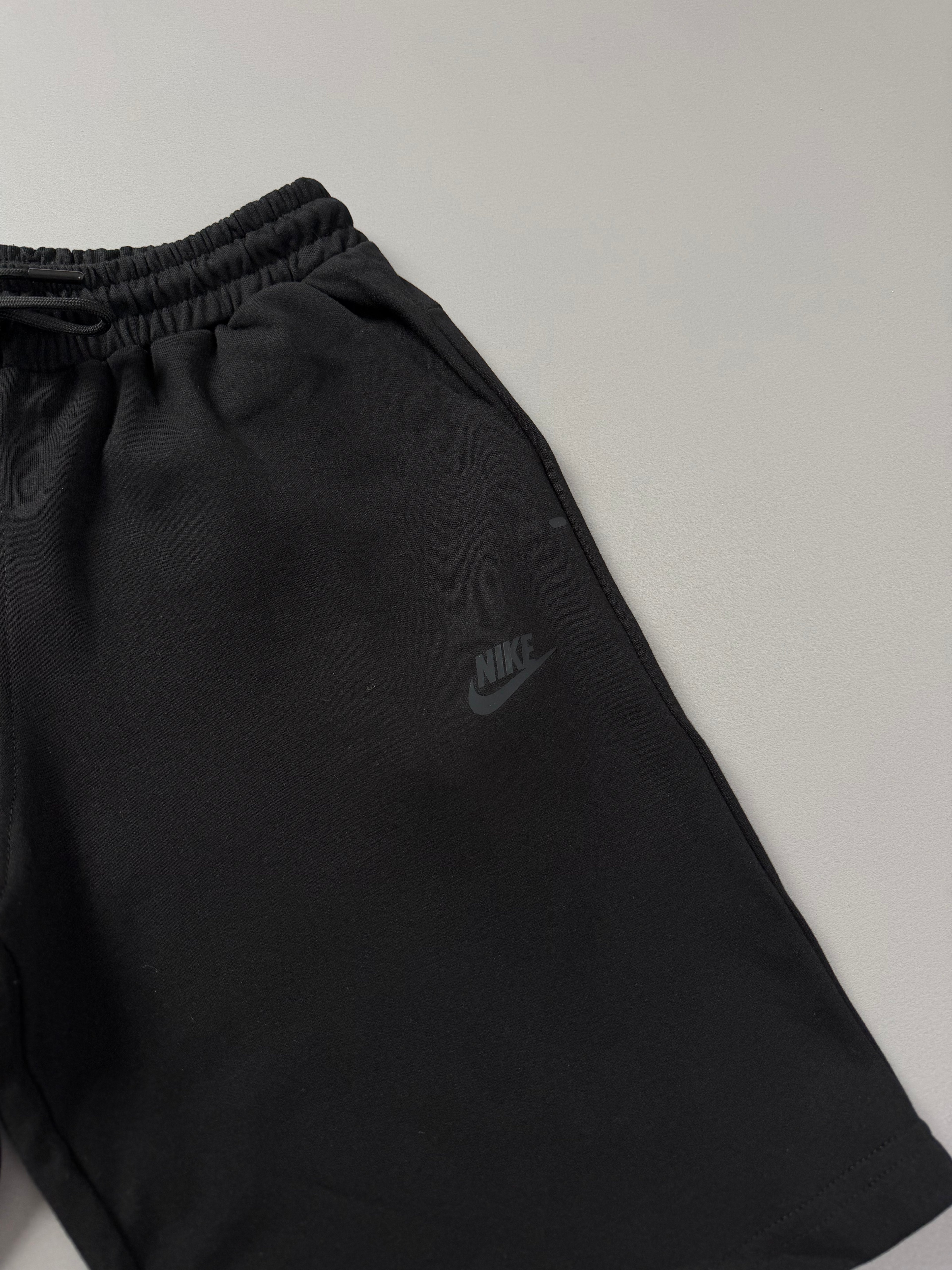 Nike Tech Siyah Şort