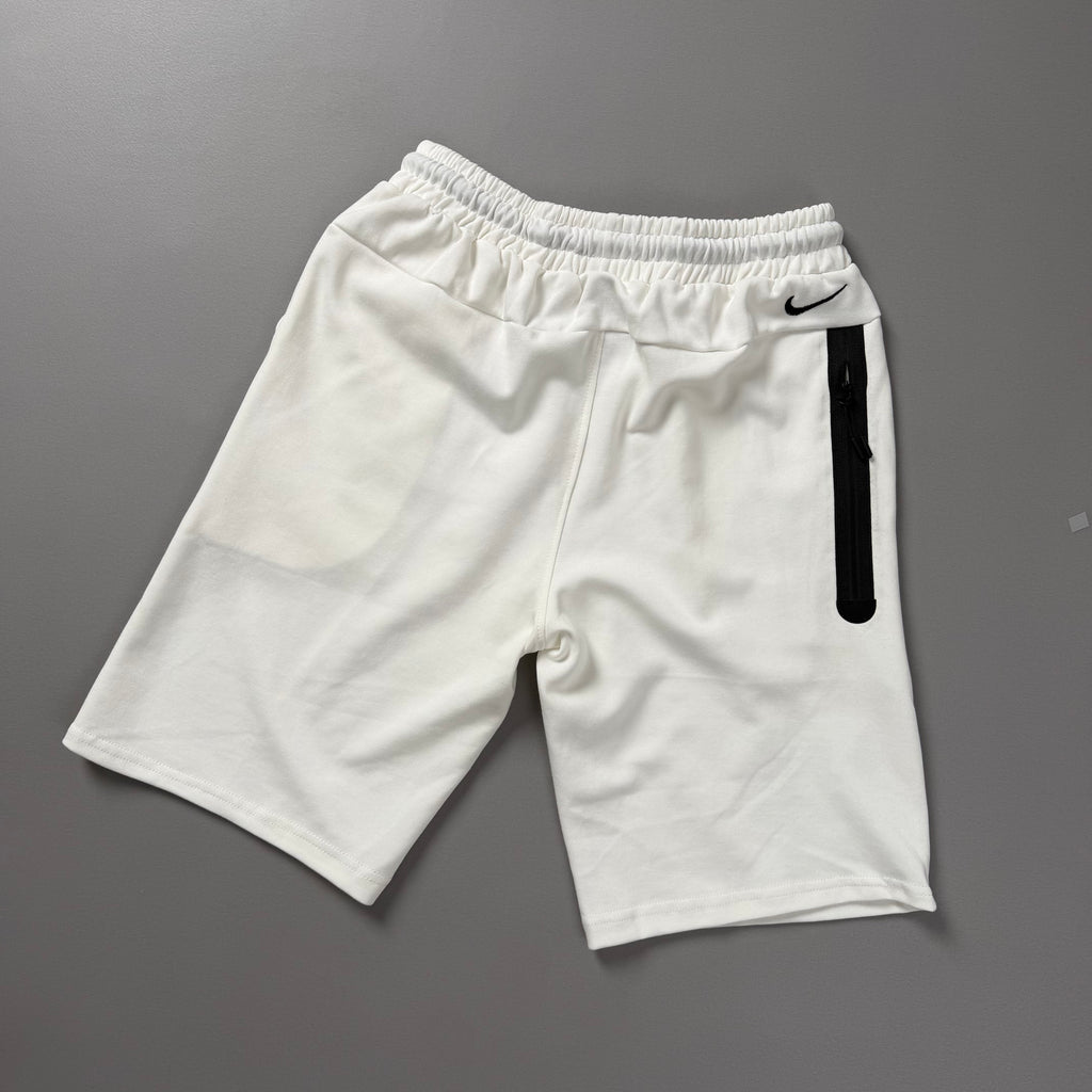 Nike Tech Beyaz Şort